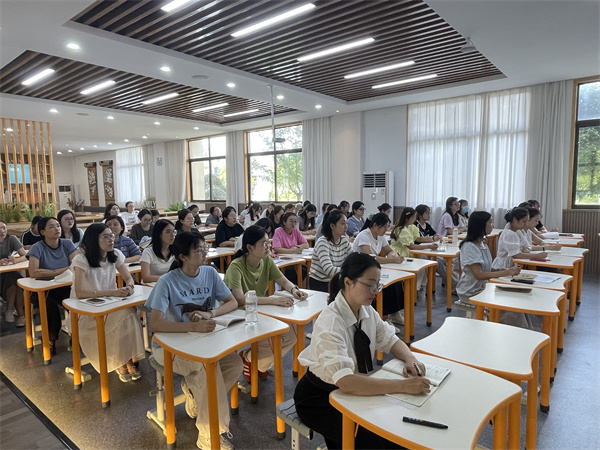 善学·课程||筑牢安全防线 共享育人智慧——学府小学至美德育坊第二十四次活动